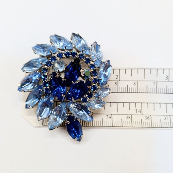 Vintage Blue Rhinestone Brooch - Picture 4 of 5